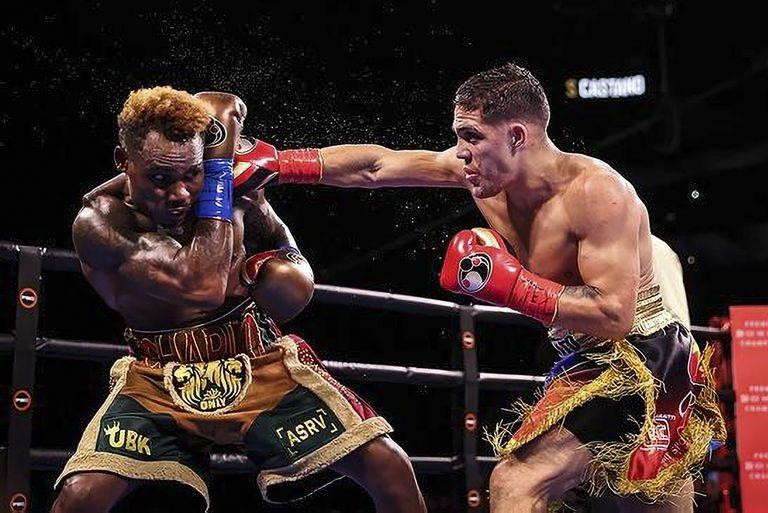 Brian Castaño vs Jermell Charlo, Boxeo.