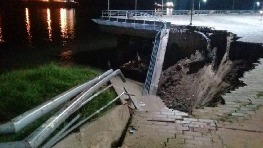 Derrumbe en el muelle del Parque España en Rosario