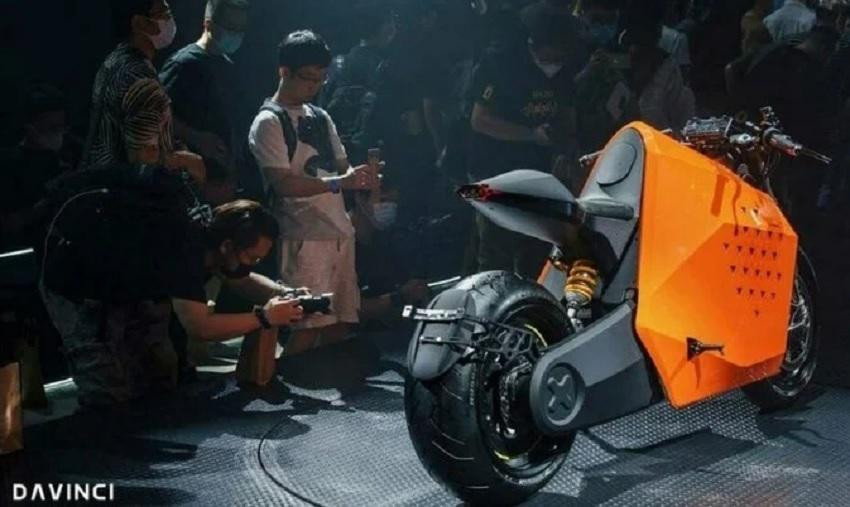 Lanzan una moto robótica que podrá conducirse por sí misma (Davinci Tech)