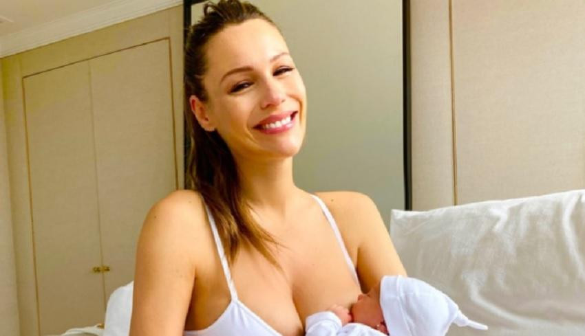 Pampita junto a su hija Ana