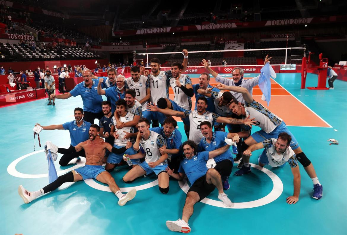 Festejo de la selección masculina de Voley en los Juegos Olímpicos de Tokio 2020, 