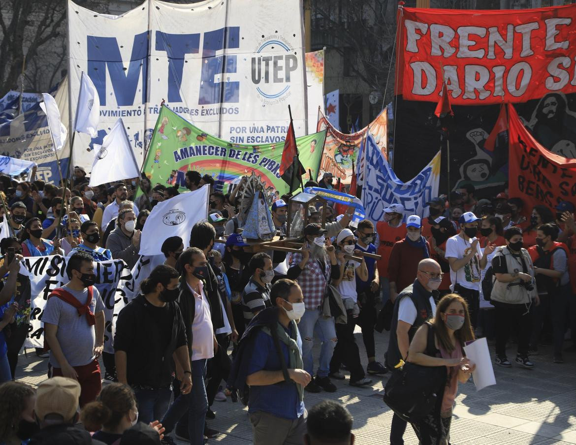 Marcha en Plaza de Mayo de organizaciones sociales, NA