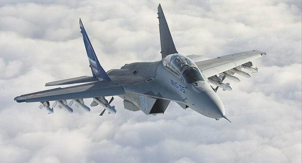 Avión de combate MIG-35.