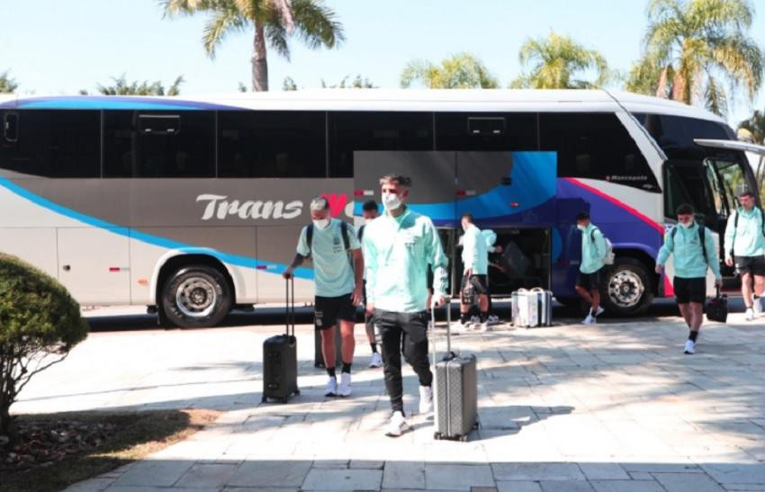 Argentina llegó a Brasil y entrena pensando en el clásico