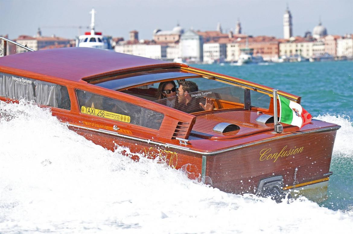 Jennifer López y Ben Affleck llegaron a Venecia, EFE