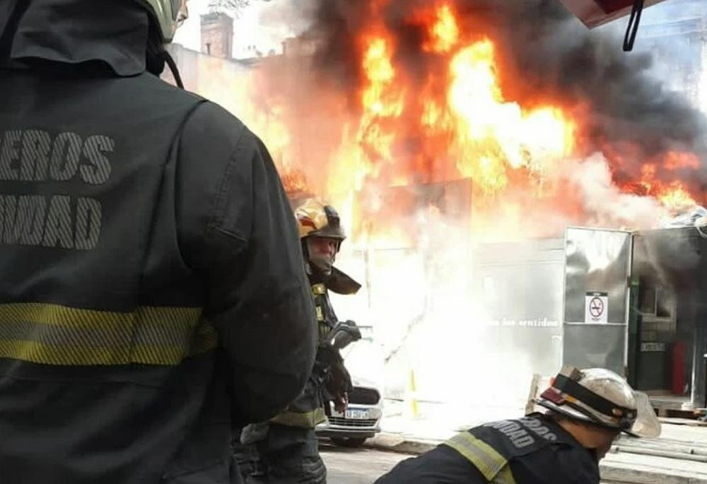 Voraz incendio en una obra en barrio de Palermo, NA