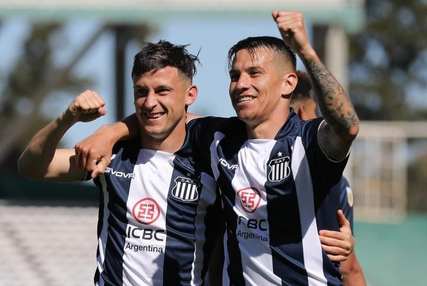 Festejo de Talleres de Córdoba ante Platense