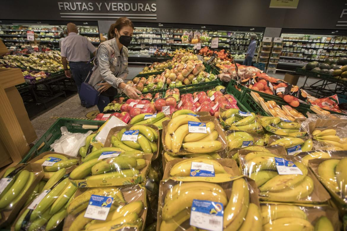 España prohibe venta de frutas y verduras en envases plásticos