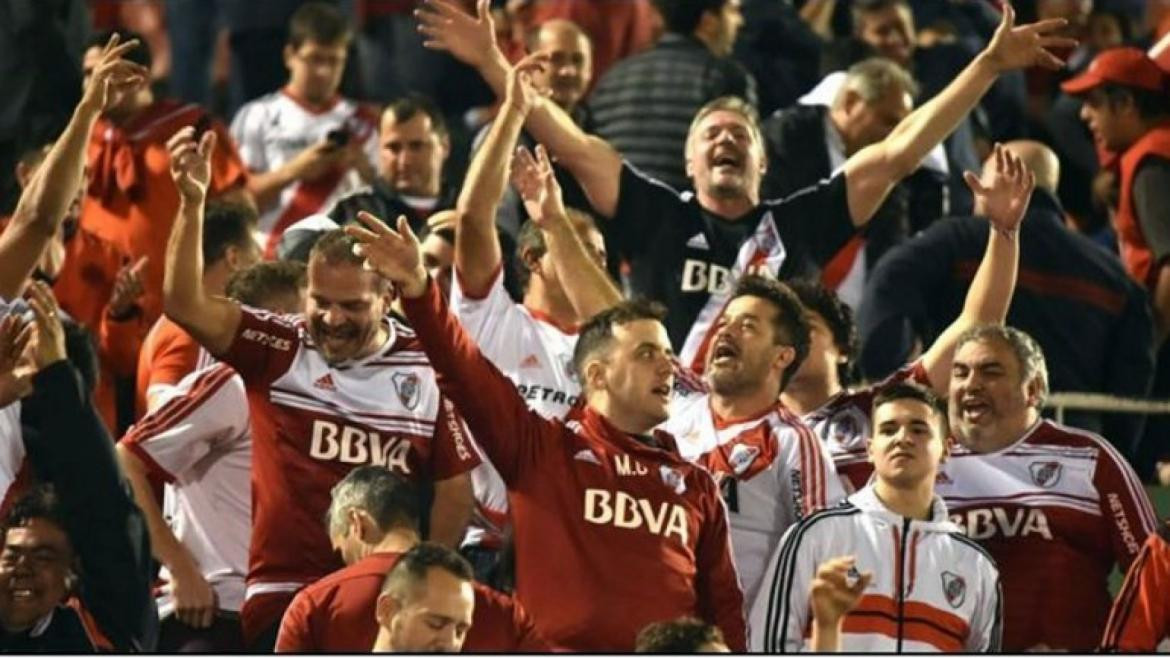 Hinchas de River en el Monumental