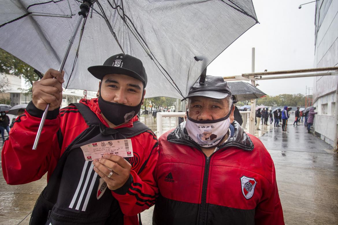 Vuelta de hinchas a la cancha, NA