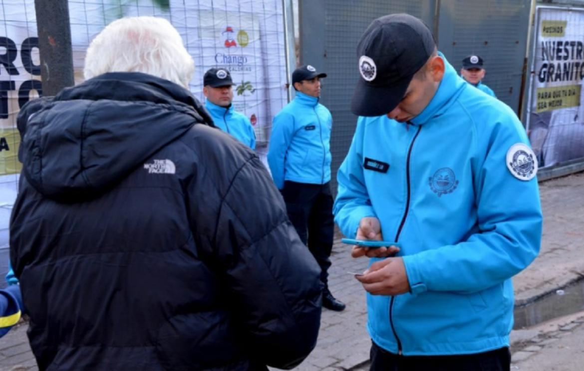 El Gobierno aclaró que la Policía Federal no será la encargada de chequear que los hinchas estén vacunados