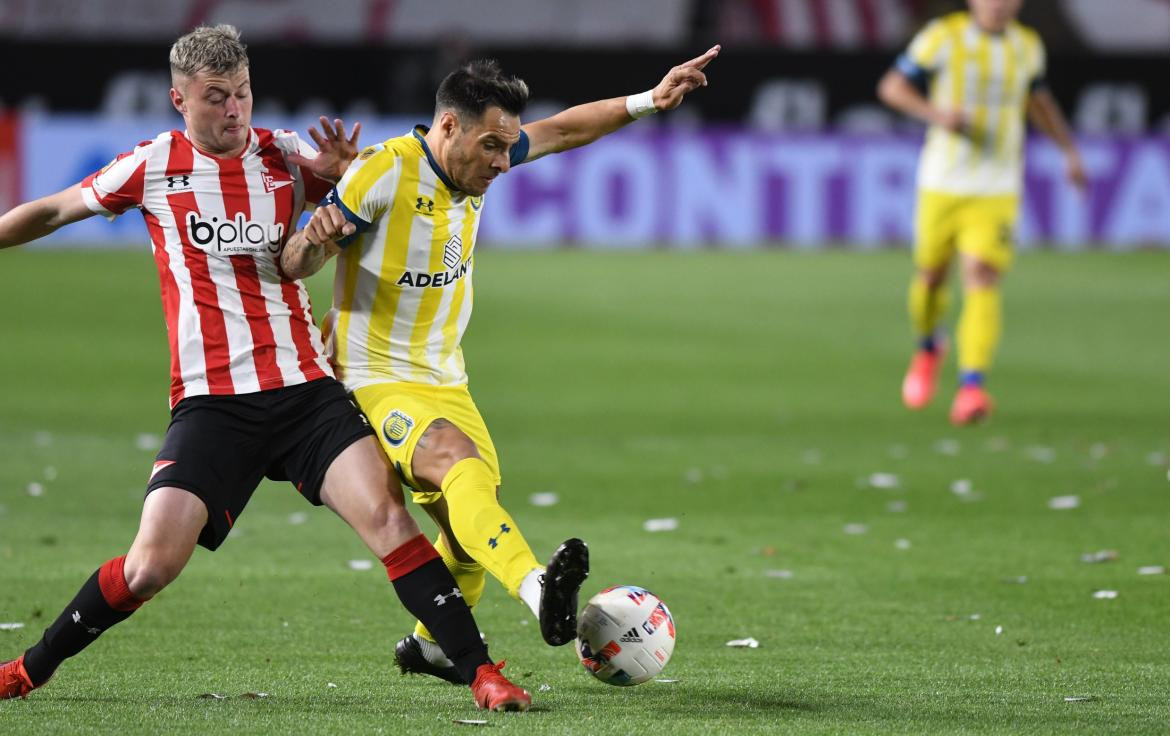 Estudiantes y Rosario Central por la Liga Profesional de Futbol. Foto NA