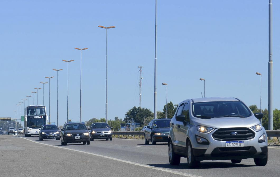 Turistas, turismo, autos en la ruta, NA