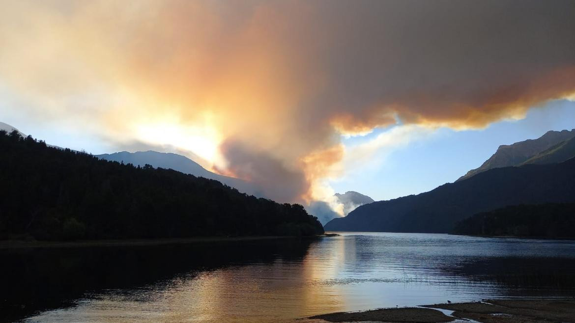 Nube de humo llega a Bariloche por incendio, Foto: Miguel Figueroa 