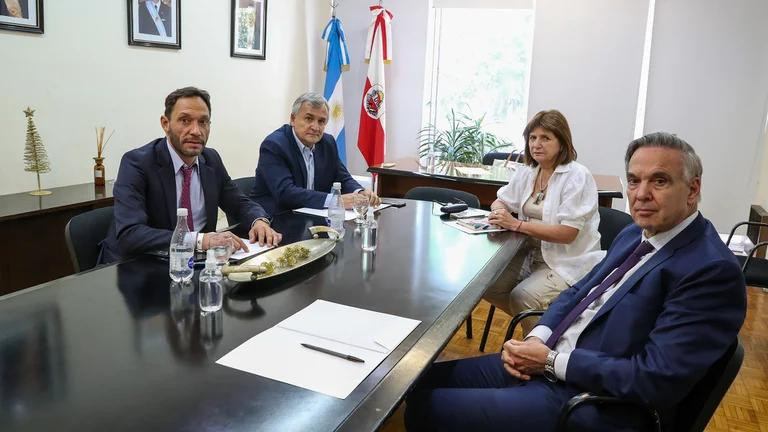 Maximiliano Ferraro, Gerardo Morales, Patricia Bullrich y Miguel Angel Pichetto, los presidentes de los partidos que integran JxC