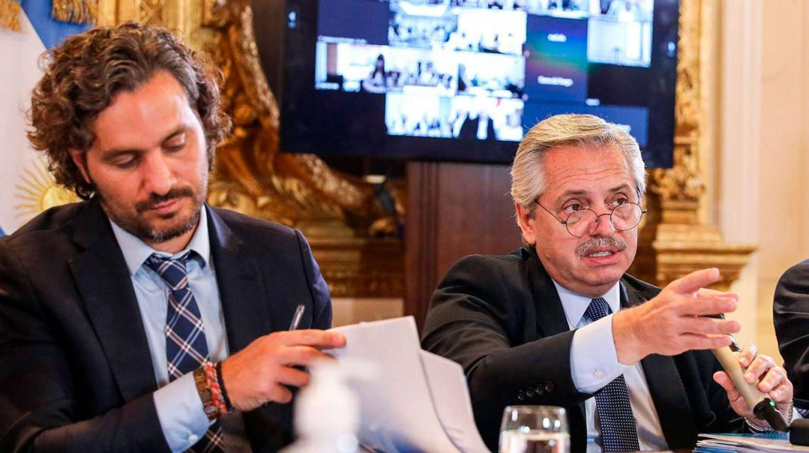 Alberto Fernández y el canciller Santiago Cafiero, foto EFE