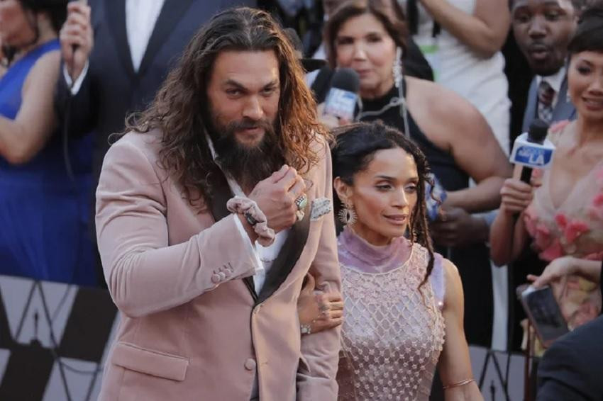 Jason Momoa y Lisa Bonet en la entrega 91 de los Premios Oscar. REUTERS