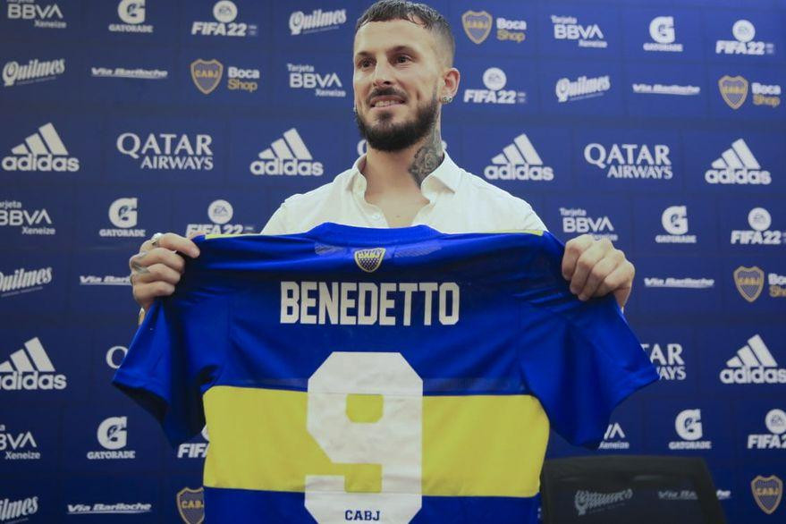 Darío Benedetto en su presentación en Boca