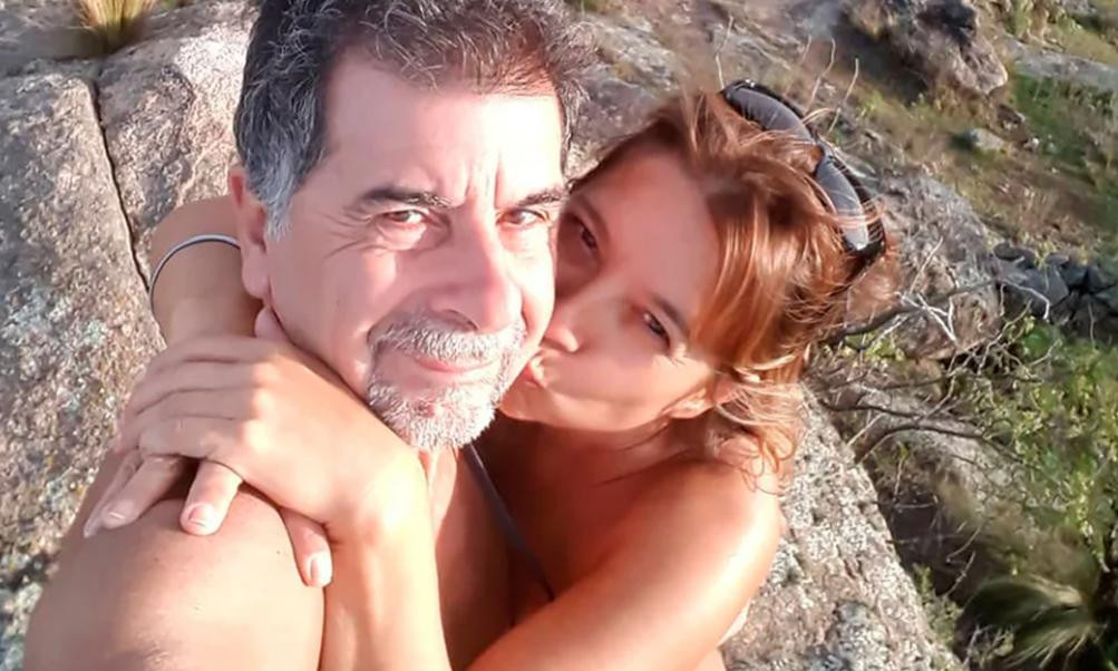 Pareja nudista promueve turismo al desnudo