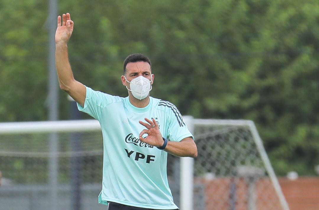 Lionel Scaloni, DT de la Selección Argentina, fútbol, entrenamiento, NA