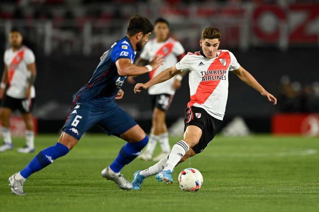 River Vs. Vélez, NA