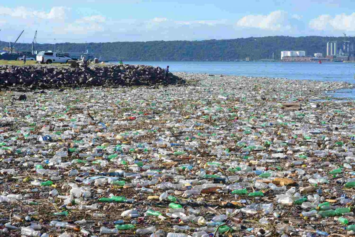 Residuos plásticos en las aguas del mundo