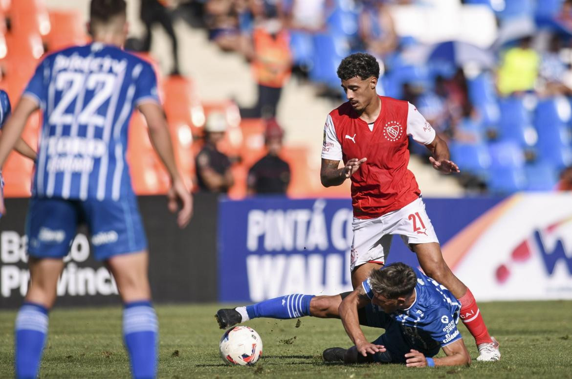 Escena del partido de Godoy Cruz e Independiente. Foto NA