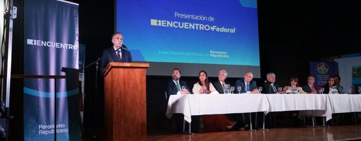 Presentación de fundación de Miguel Ángel Pichetto