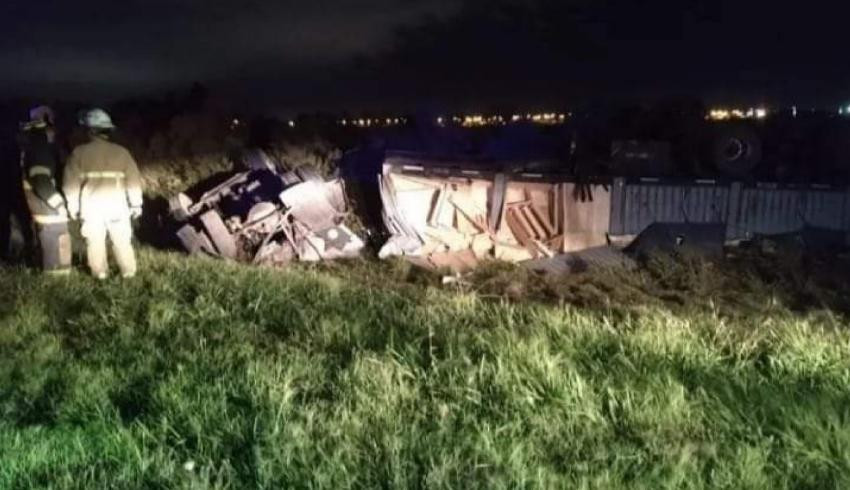 Vuelco fatal de un camión en la autopista Rosario - Santa Fe