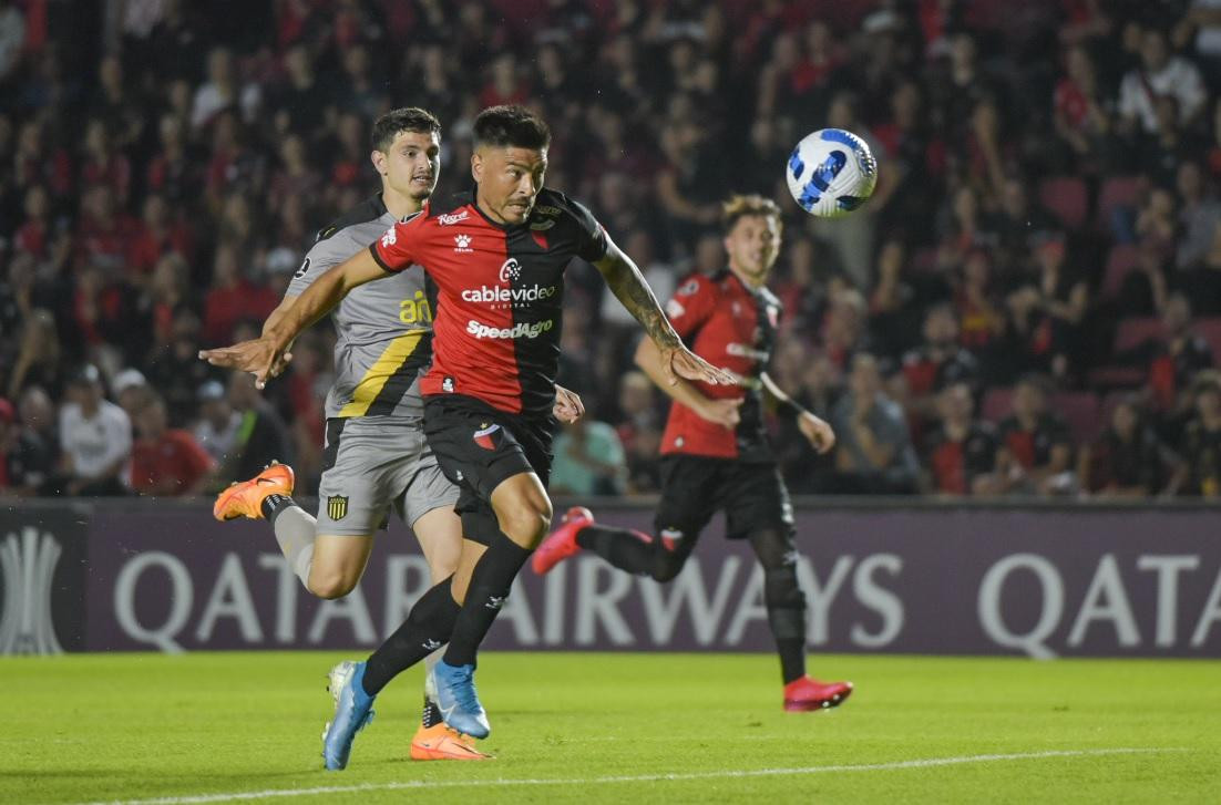 Colón y Peñarol por la Copa Libertadores. Foto NA: CONMEBOL