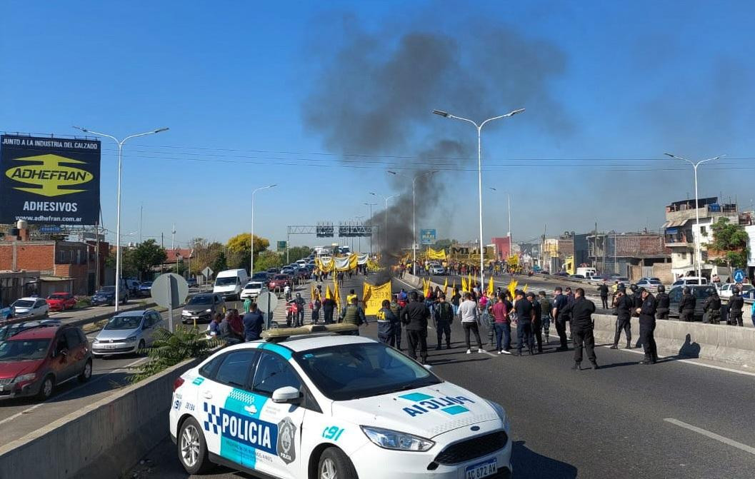 Caos de tránsito en Puente La Noria, corte, manifestantes, piquete, NA