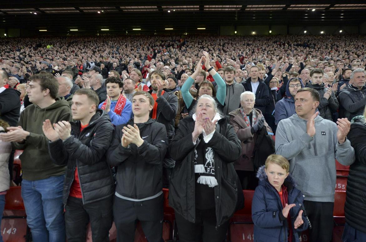 Homenaje de los hinchas de Liverpool a Cristiano Ronaldo, AGENCIA EFE