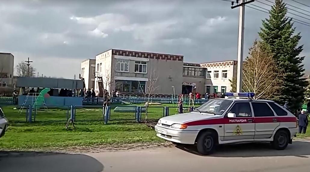 Drama en Rusia, un hombre disparó en un jardín de infantes, foto captura video Reuters