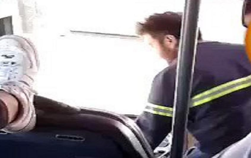 Chofer de colectivo que le dio el volante a un menor. Foto: NA.