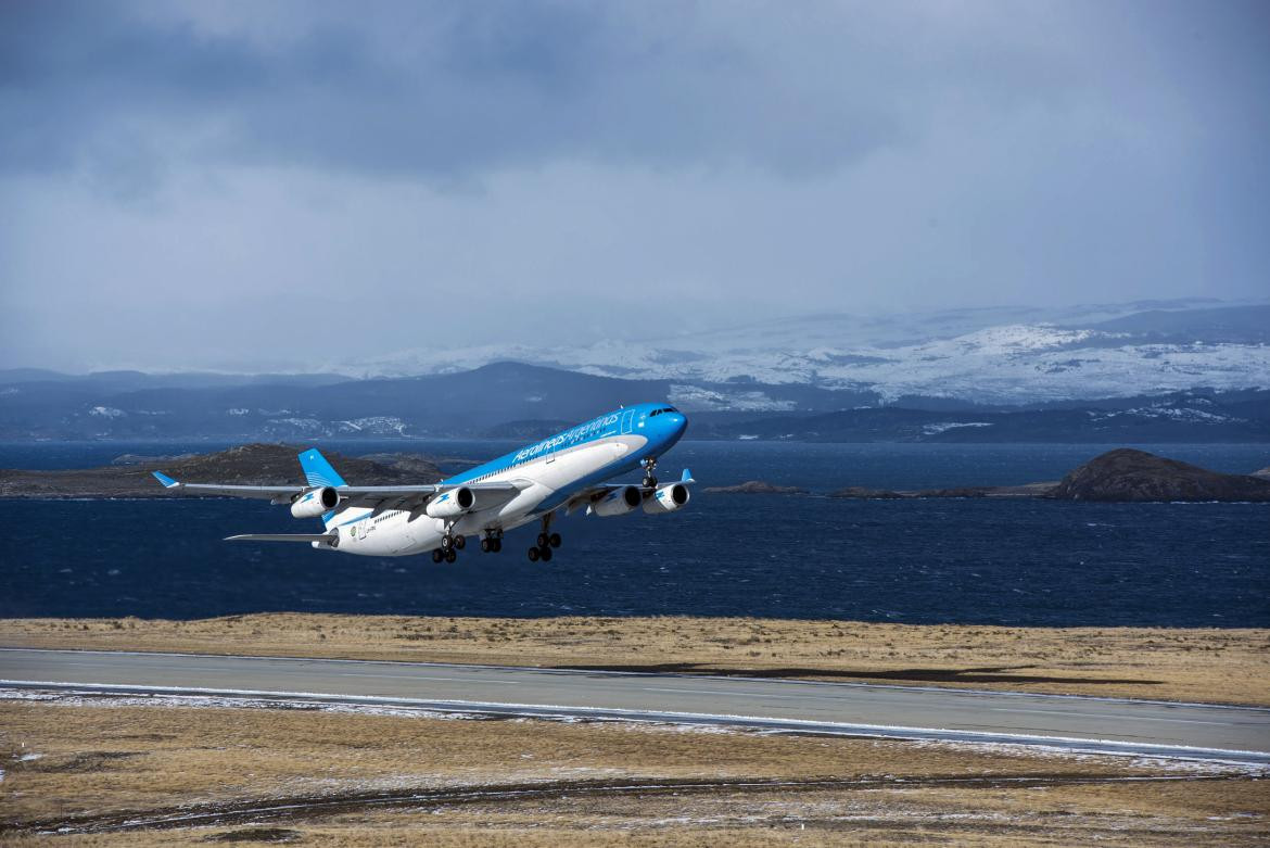 Aerolíneas Argentina. Vuelos: NA.