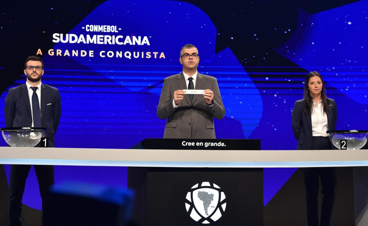 Sorteo de los octavos de final de la Copa Sudamericana. Foto: EFE.