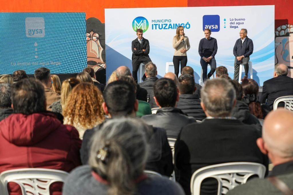 Galmarini, Katopodis, Cresto y Descalzo habilitaron red de agua potable en Ituzaingó	