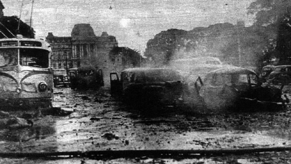 Bombardeo de Plaza de Mayo, 16 de junio de 1955, Foto Archivo General de la Nación	