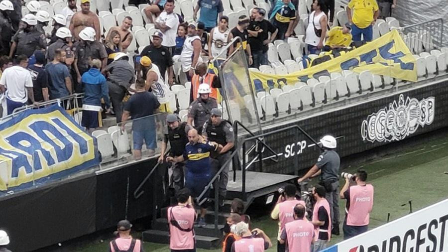 Detención de hinchas de Boca en Brasil. Foto: Twitter.