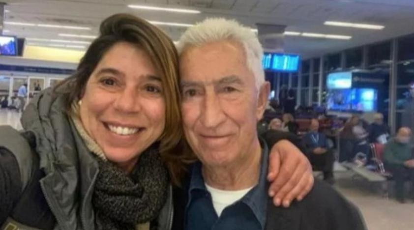 Soledad Capparelli junto a su padre Ricardo, asesinado en España. Foto: NA.