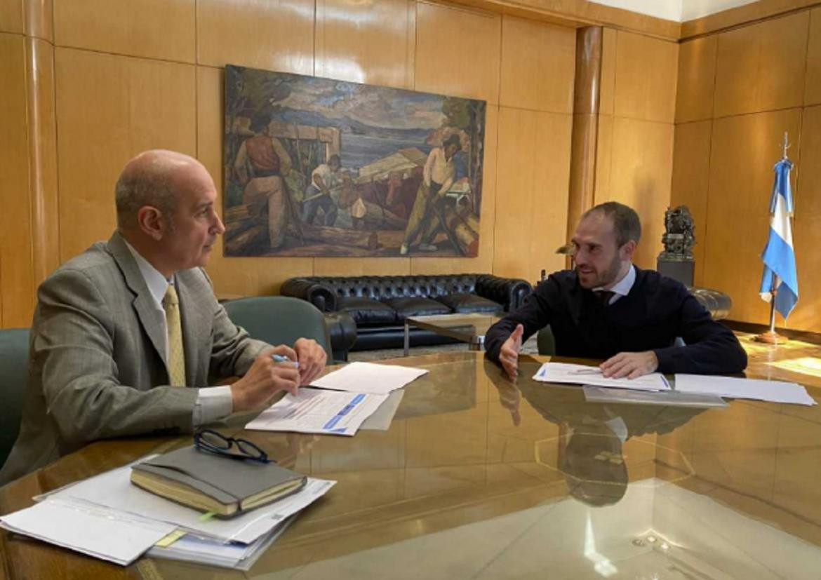 El secretario de Hacienda, Raúl Rigo, también renunció. Foto: NA.