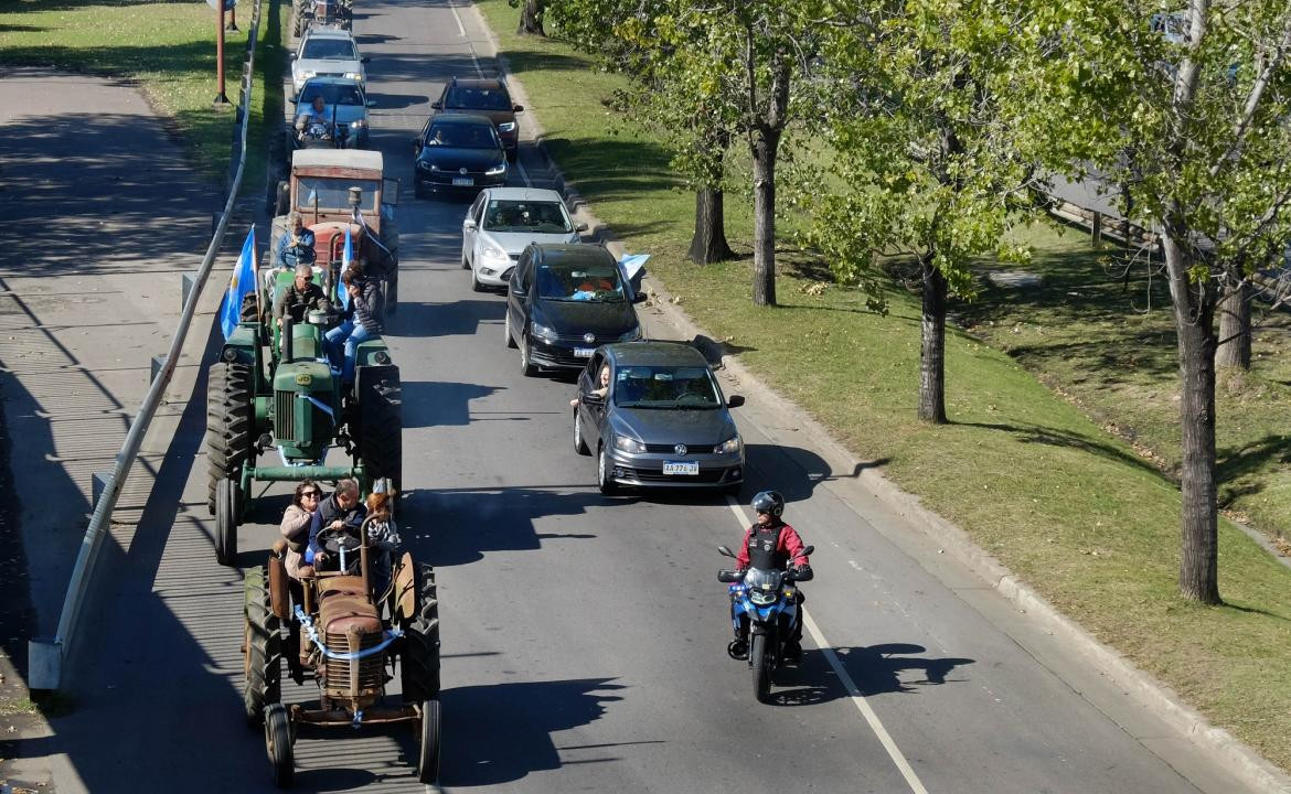 Paro del campo, tractores, reclamo en la ruta, NA