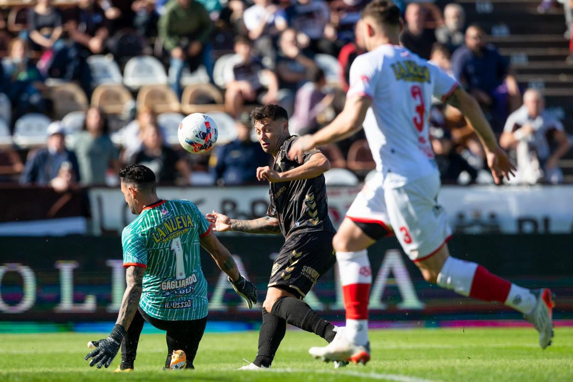 Platense vs. Barracas Central, fútbol argentino, NA