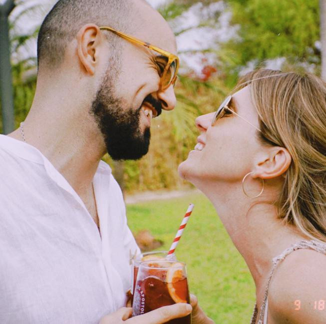 Abel junto a su esposa. Foto: Instagram/abelpintos.