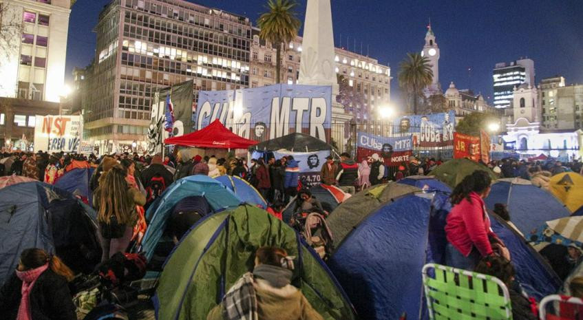 El acampe en Plaza de Mayo. Foto: NA.