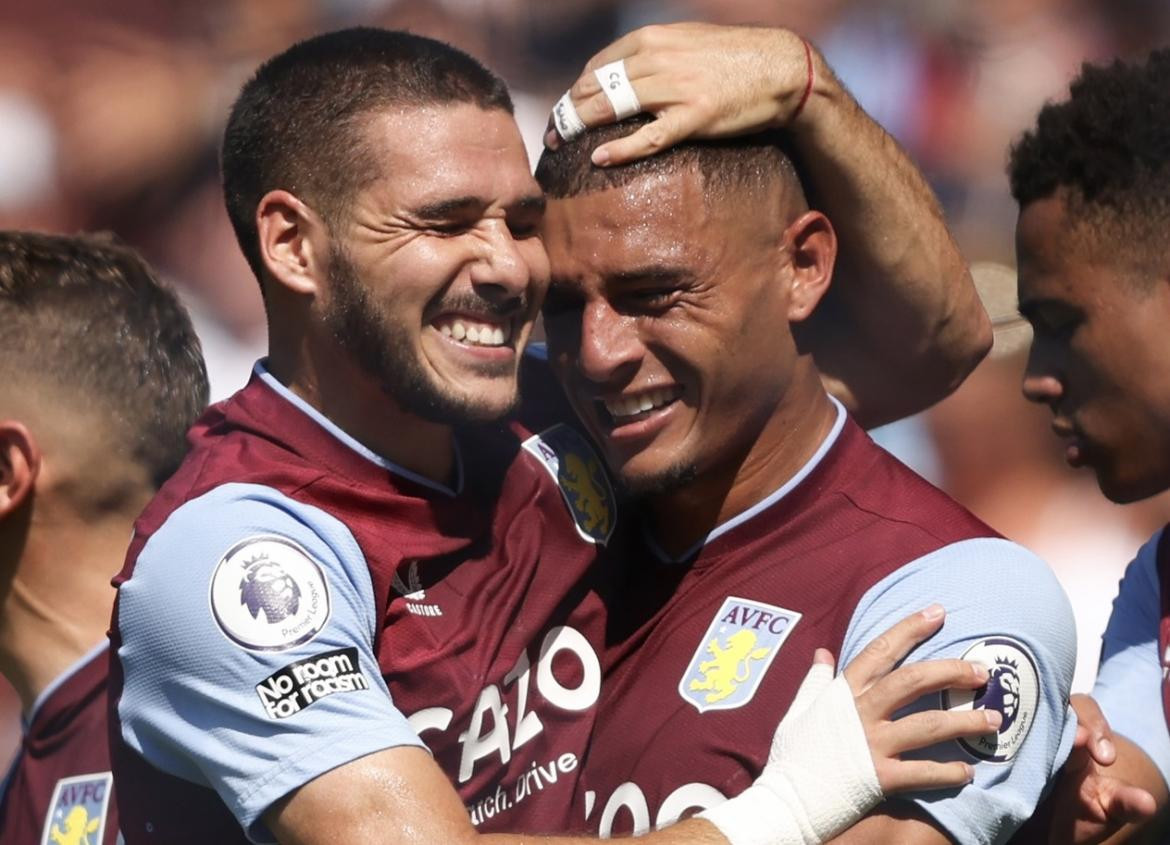 Festejo de Emiliano Buendia para el Aston Villa por la Premier League. Foto: @AVFCOfficial.