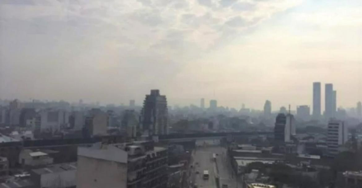 Incendio Delta _ Humo Buenos Aires Foto NA