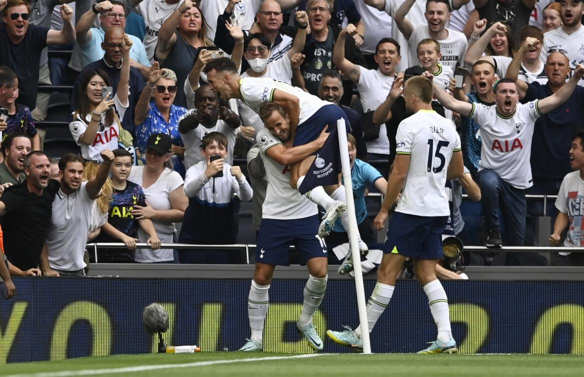 Festejo de Tottenham ante Wolverhampton por la Premier League. Foto: REUTERS.