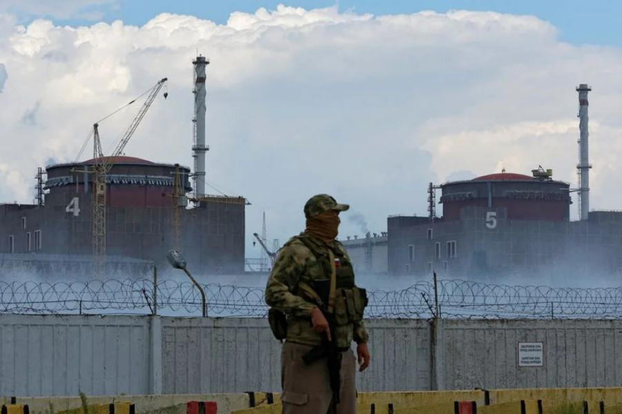 Guardia de un militar ruso. Foto: Reuters