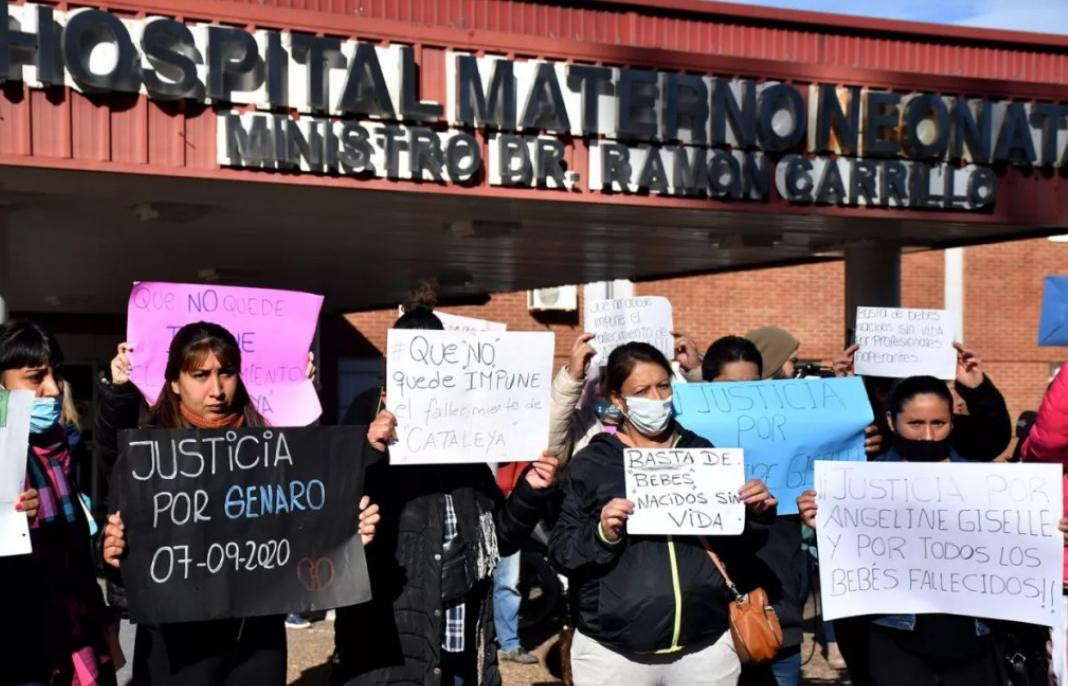 Muerte de bebés en Córdoba, madres, reclamo, NA